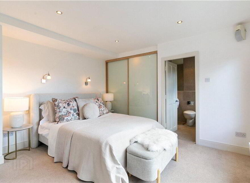 Cove Villa, 1A Lower Albert Road, Sandycove, A96A3T9