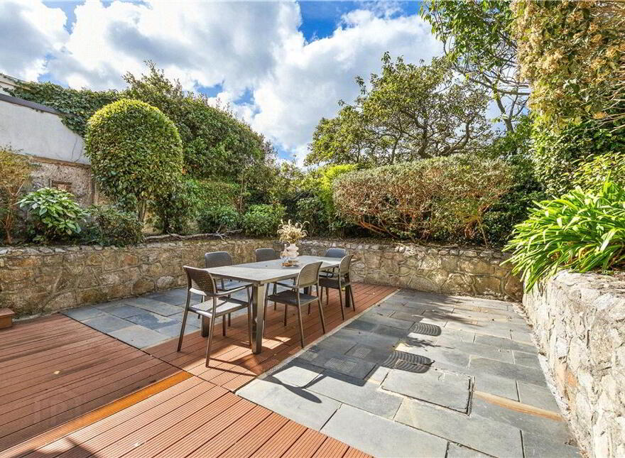 Cove Villa, 1A Lower Albert Road, Sandycove, A96A3T9