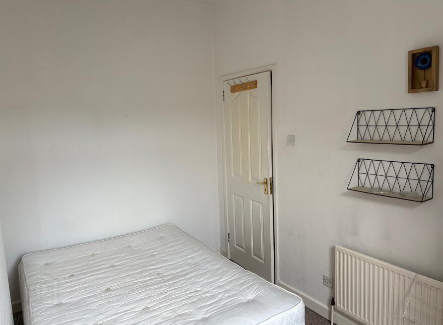 49 Surrey Street 9/10 MONTH LEASE AVAILABLE, Lisburn Road, Belfast, BT9 7FR
