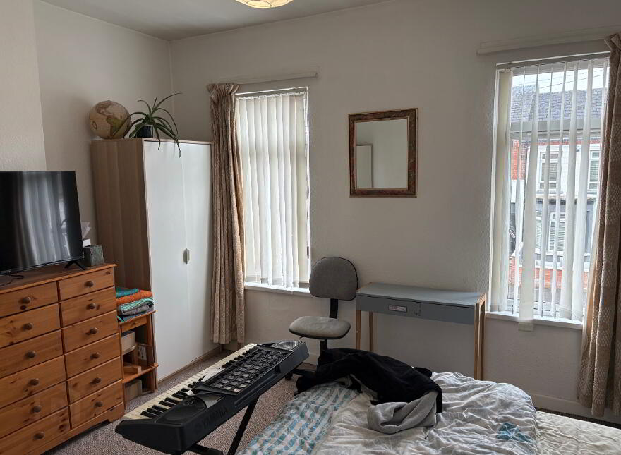 49 Surrey Street 9/10 MONTH LEASE AVAILABLE, Lisburn Road, Belfast, BT9 7FR