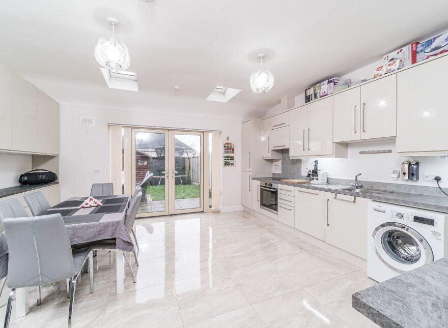 32 Market Square, Newcastle, Newcastle, D22E1R0