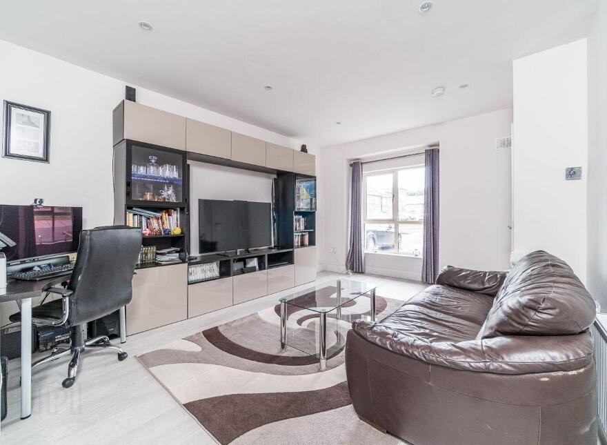 32 Market Square, Newcastle, Newcastle, D22E1R0