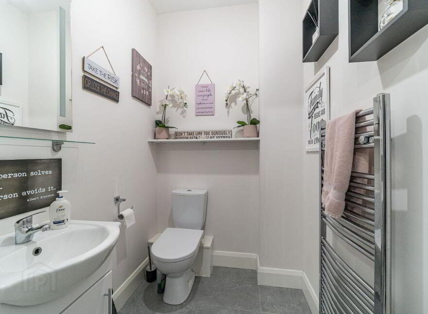 32 Market Square, Newcastle, Newcastle, D22E1R0