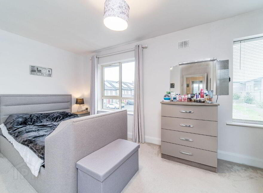 32 Market Square, Newcastle, Newcastle, D22E1R0