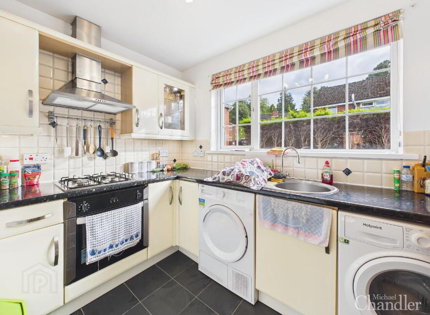 21B Dundonald Heights, Dundonald, Belfast, BT16 1XL