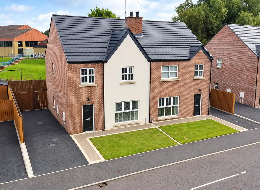 27 Tamlaght Meadows, Omagh, BT78 5NZ