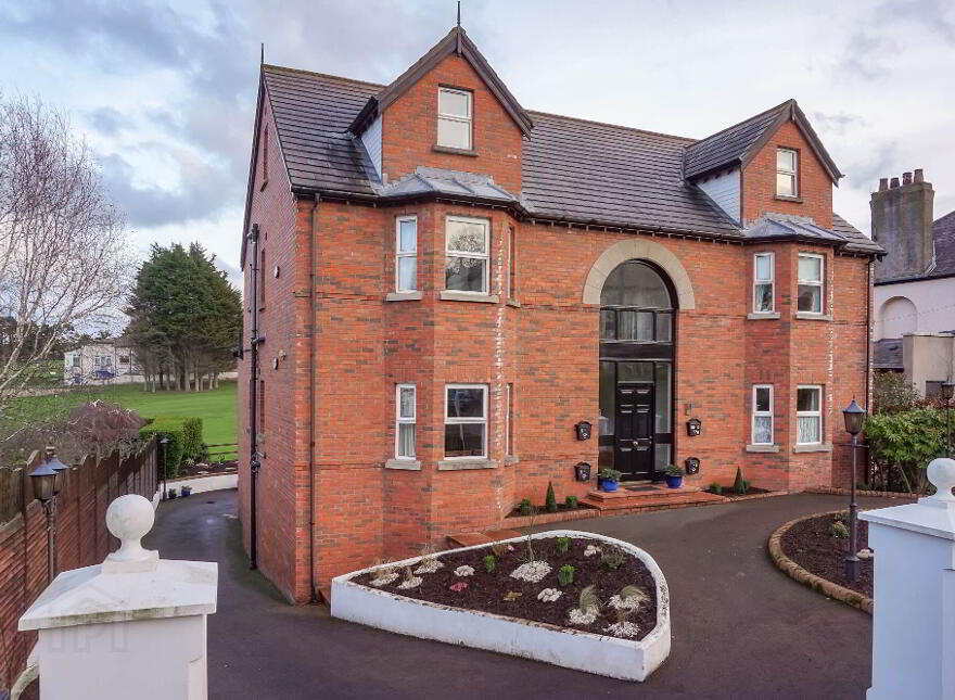 Flat 1, 17 Church Road, Helens Bay, BT19 1TP