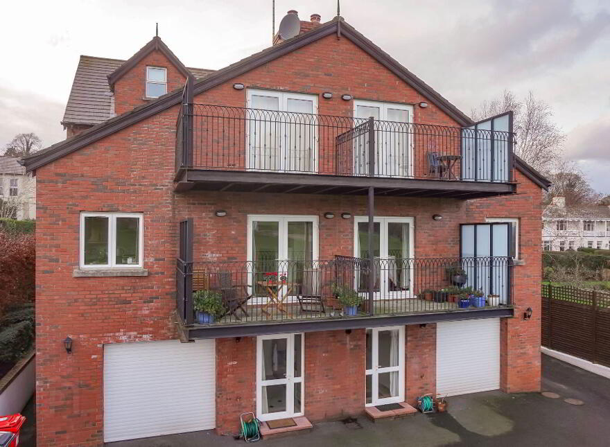 Flat 1, 17 Church Road, Helens Bay, BT19 1TP
