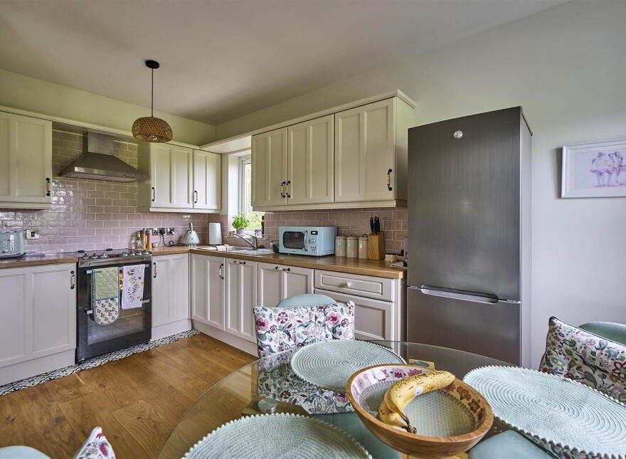 Flat 1, 17 Church Road, Helens Bay, BT19 1TP