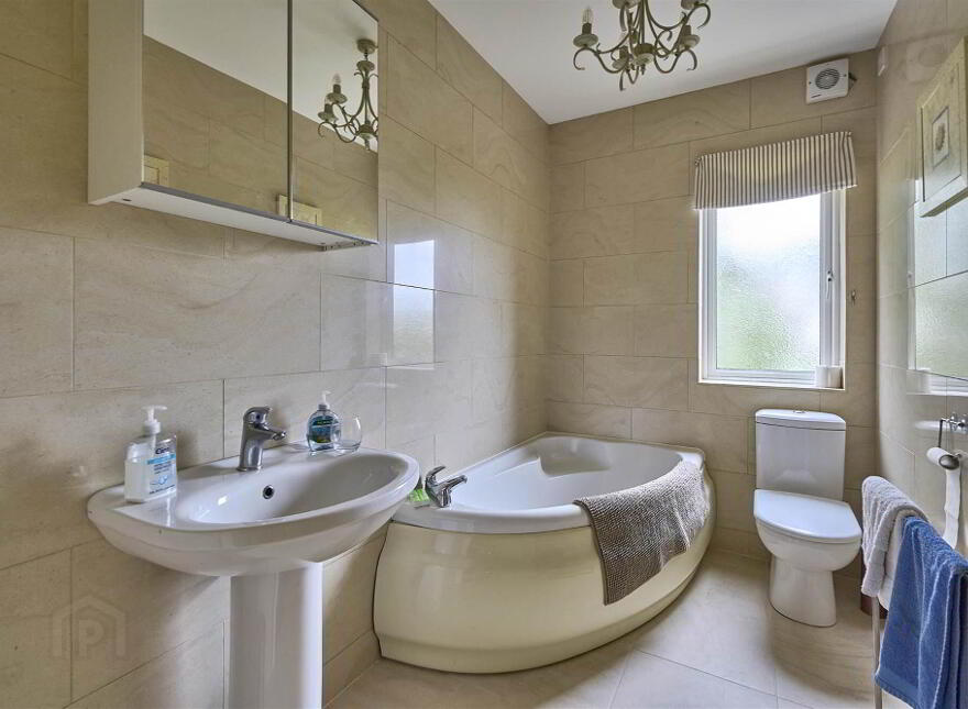 Flat 1, 17 Church Road, Helens Bay, BT19 1TP