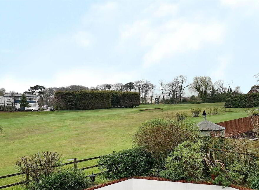 Flat 1, 17 Church Road, Helens Bay, BT19 1TP