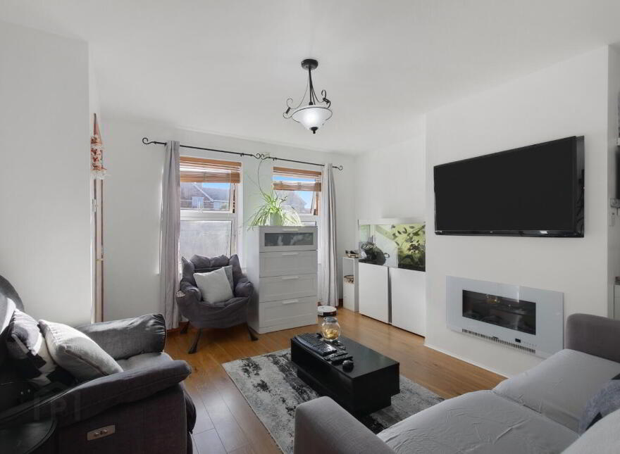 8 Whitethorn Drive, Newtownards, BT23 8WS