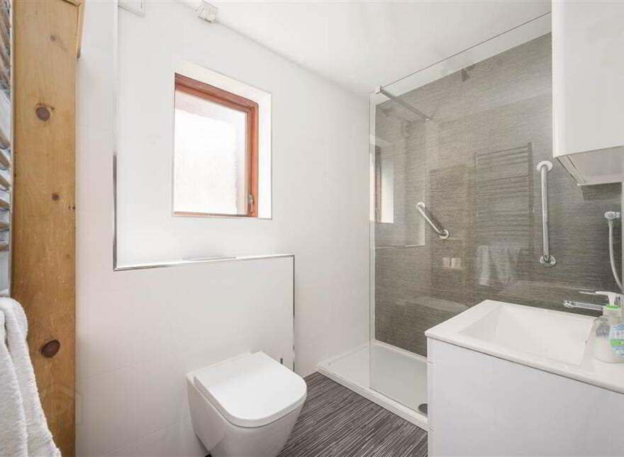 61 Lockview Road, Belfast, BT9 5FJ