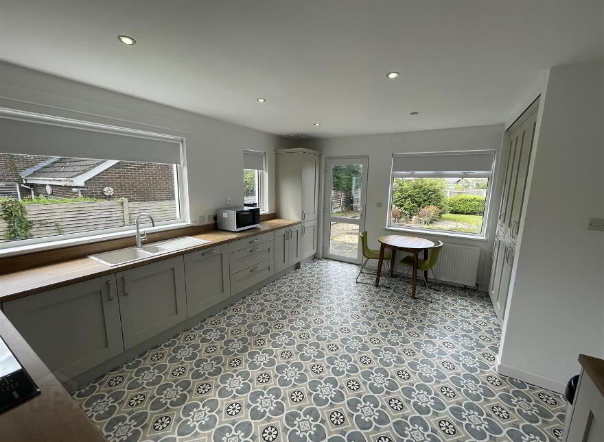 47 Newforge Lane, Belfast, BT9 5NW