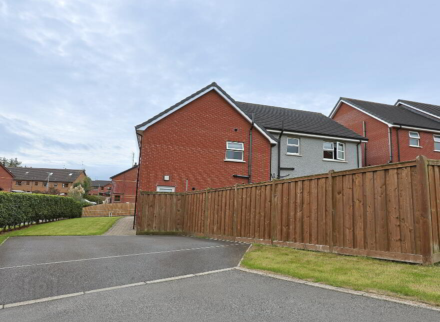 15 Rose Walk, Laurelvale, Tandragee, BT62 2FH