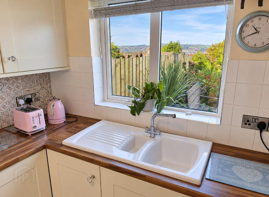 13a Sutton Gardens, Kilfennan, L'Derry, BT47 5HP