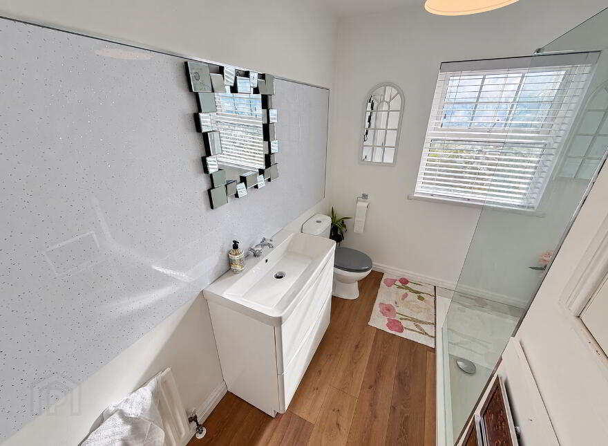 13a Sutton Gardens, Kilfennan, L'Derry, BT47 5HP