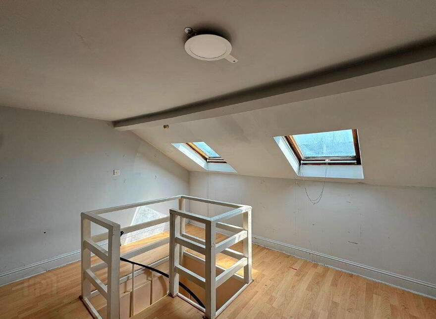 Apts, 1 & 2 Dunbur House, Seapoint Road, Bray, A98E033