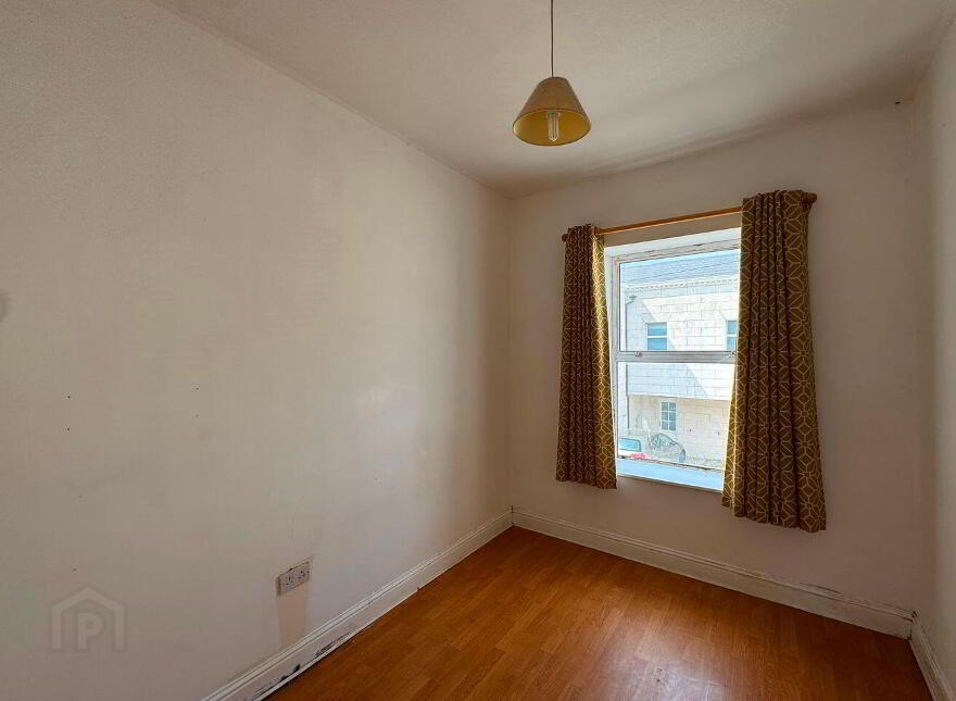 Apts, 1 & 2 Dunbur House, Seapoint Road, Bray, A98E033