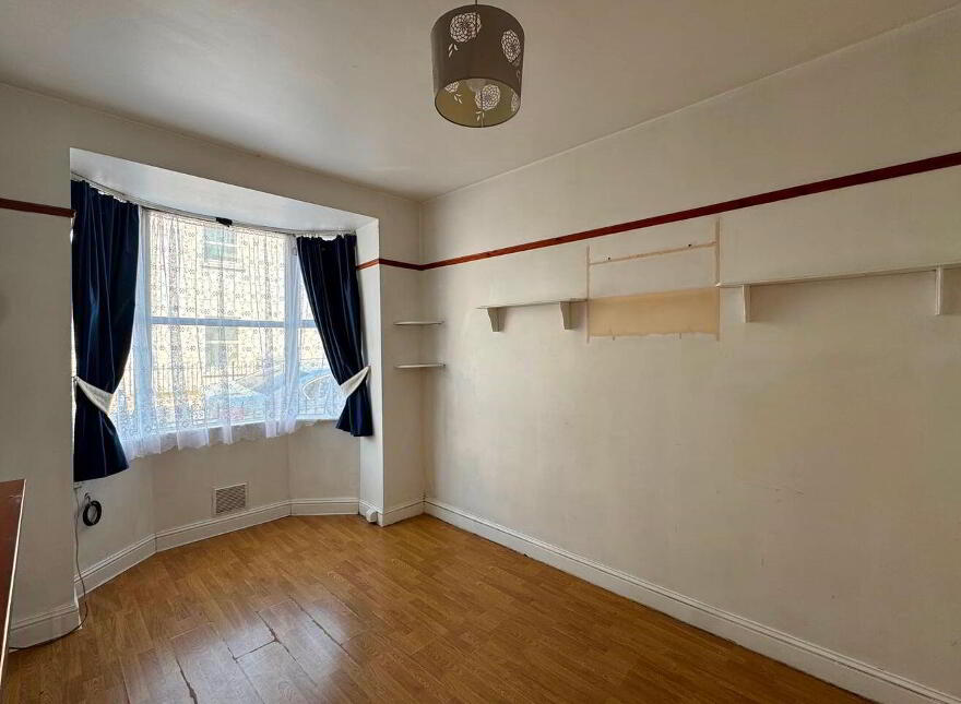 Apts, 1 & 2 Dunbur House, Seapoint Road, Bray, A98E033