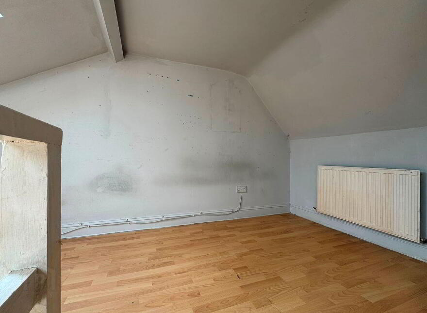 Apts, 1 & 2 Dunbur House, Seapoint Road, Bray, A98E033