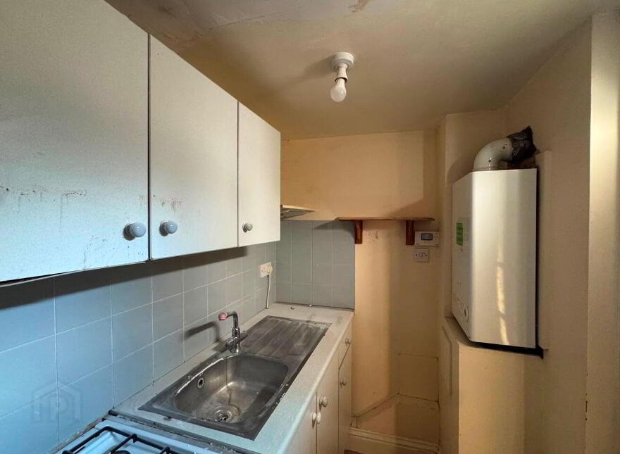 Apts, 1 & 2 Dunbur House, Seapoint Road, Bray, A98E033