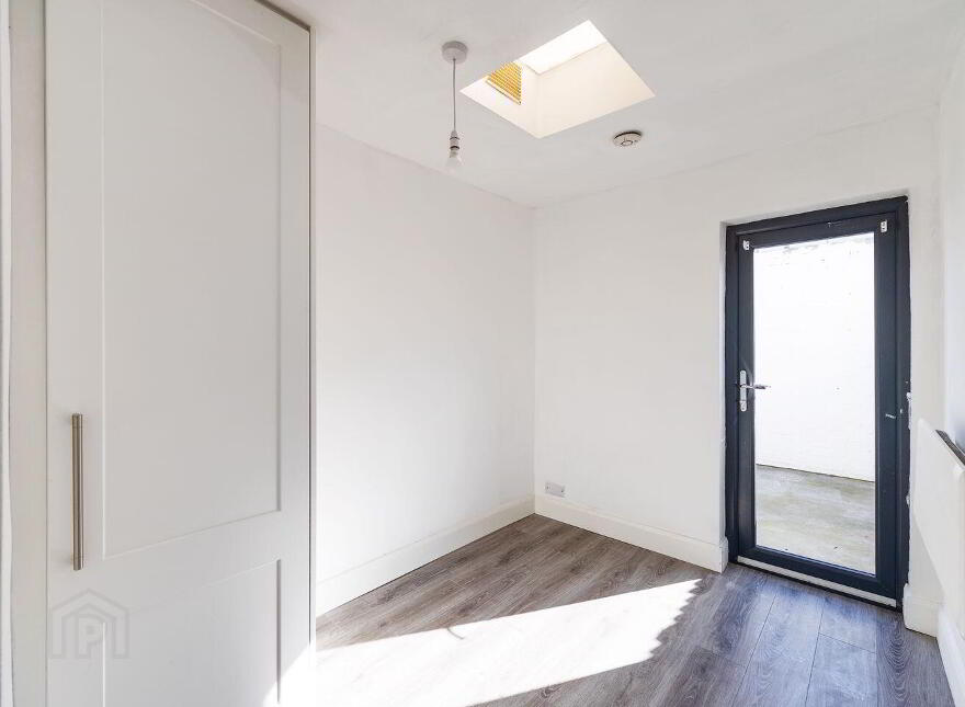 15 Eugene Street, Dublin 8, D08H2V6