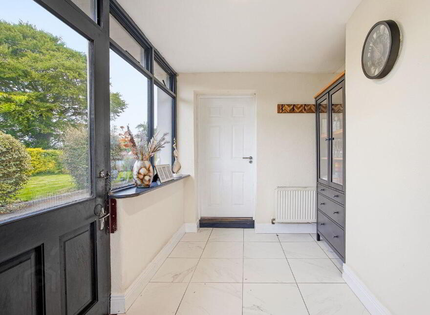 Tankardsgarden, Newbridge, W12HE44