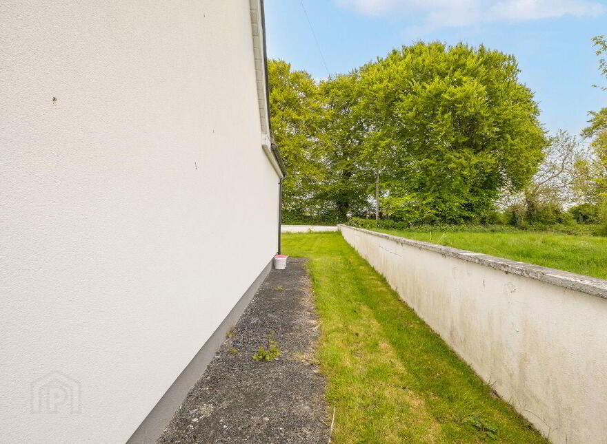 Tankardsgarden, Newbridge, W12HE44