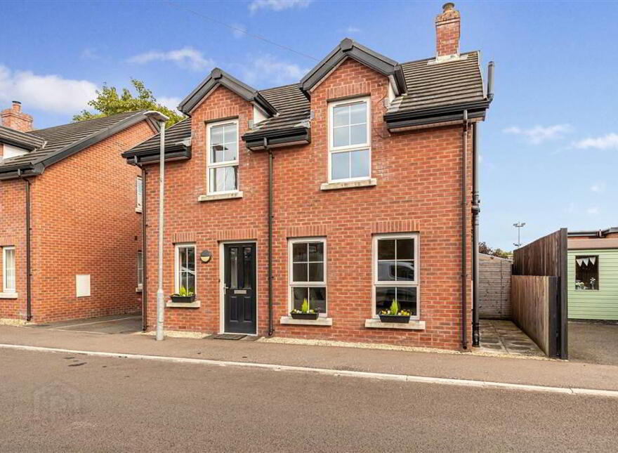 2a Llewellyn Drive, Lisburn, BT27 4AQ