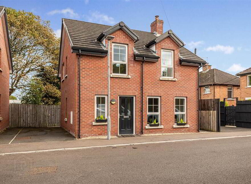 2a Llewellyn Drive, Lisburn, BT27 4AQ