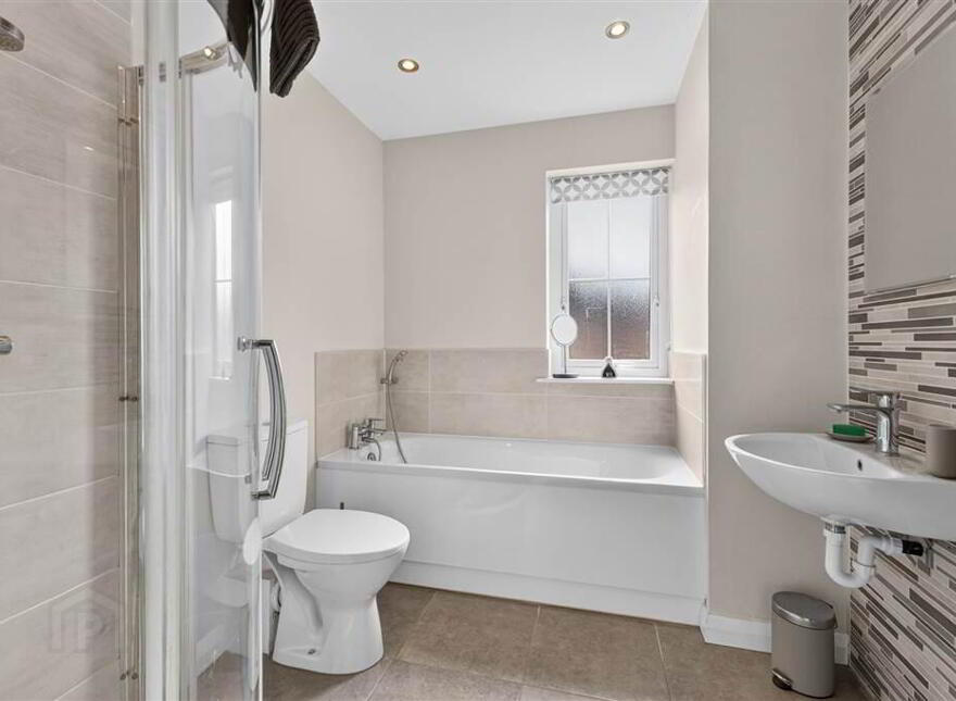 2a Llewellyn Drive, Lisburn, BT27 4AQ