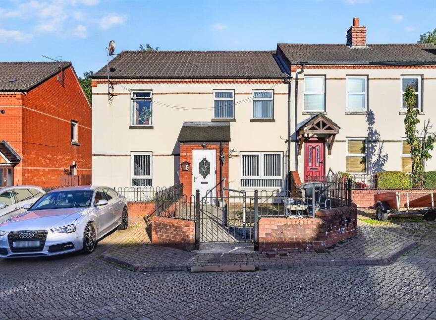 6 Roosevelt Rise, Donegall Road, Belfast, BT12 5RN