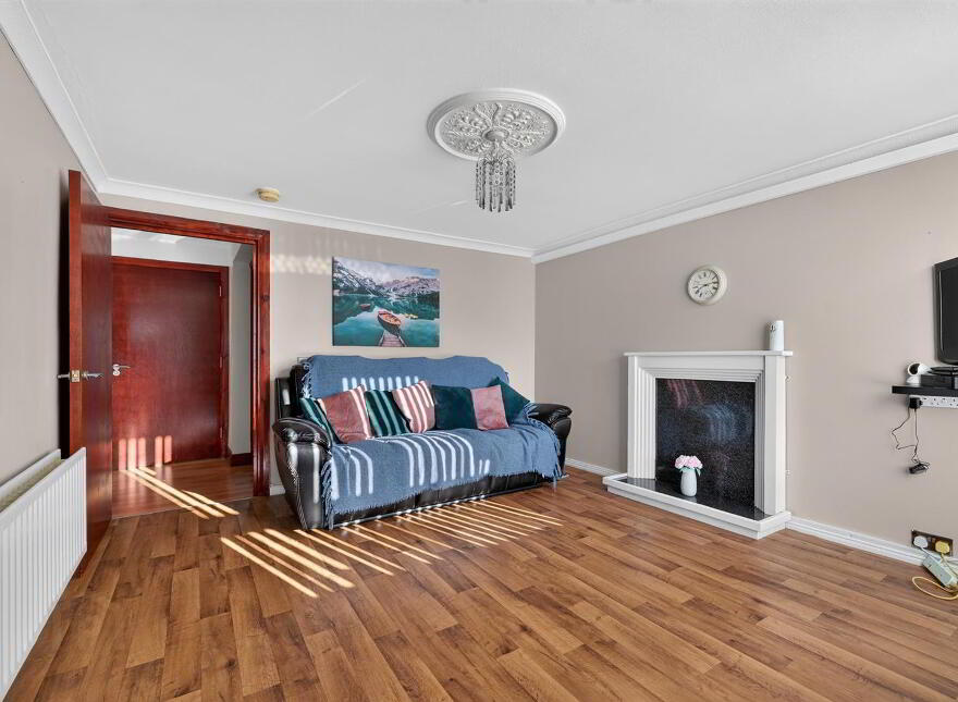 6 Roosevelt Rise, Donegall Road, Belfast, BT12 5RN
