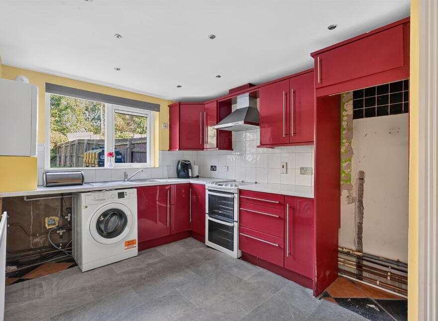 6 Roosevelt Rise, Donegall Road, Belfast, BT12 5RN
