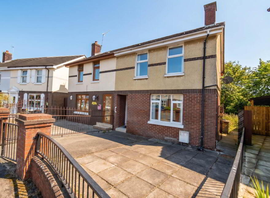 16 Watermouth Crescent, Belfast, BT12 7FH