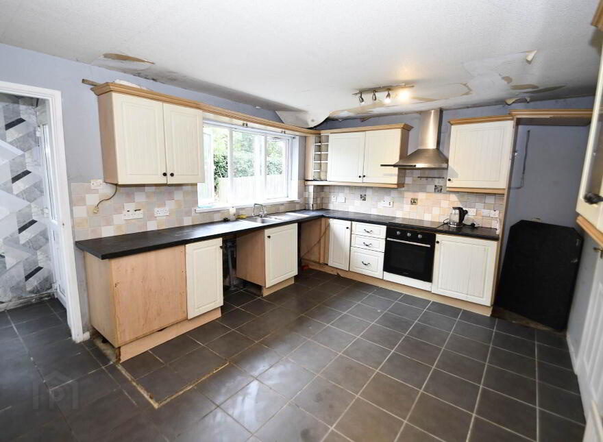 16 Watermouth Crescent, Belfast, BT12 7FH