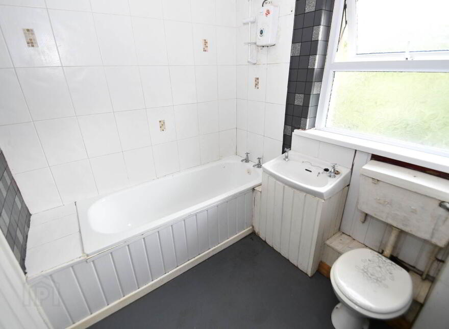 16 Watermouth Crescent, Belfast, BT12 7FH