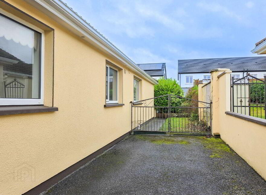 28 Knights Park, Castlebar, F23EA07