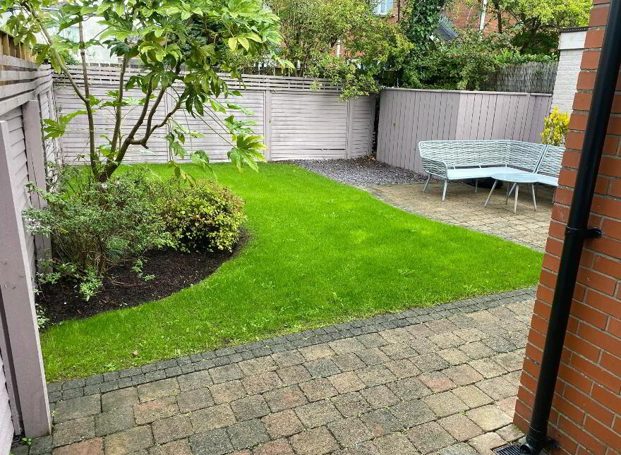 40 Loopland Drive, Belfast, BT6 9DX