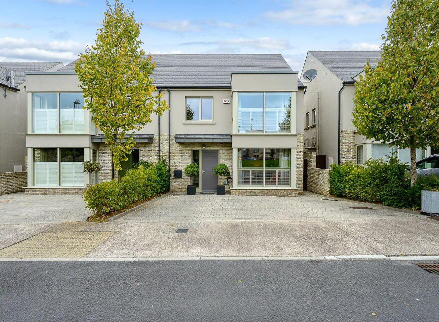 69 Aylesbury, Ballintemple, Ballintemple, T12N72R