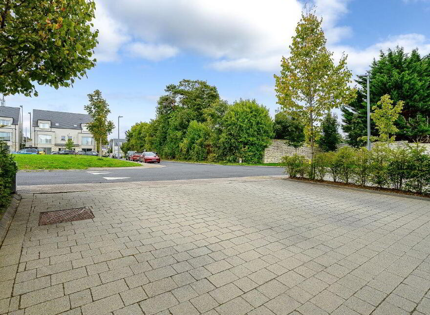 69 Aylesbury, Ballintemple, Ballintemple, T12N72R