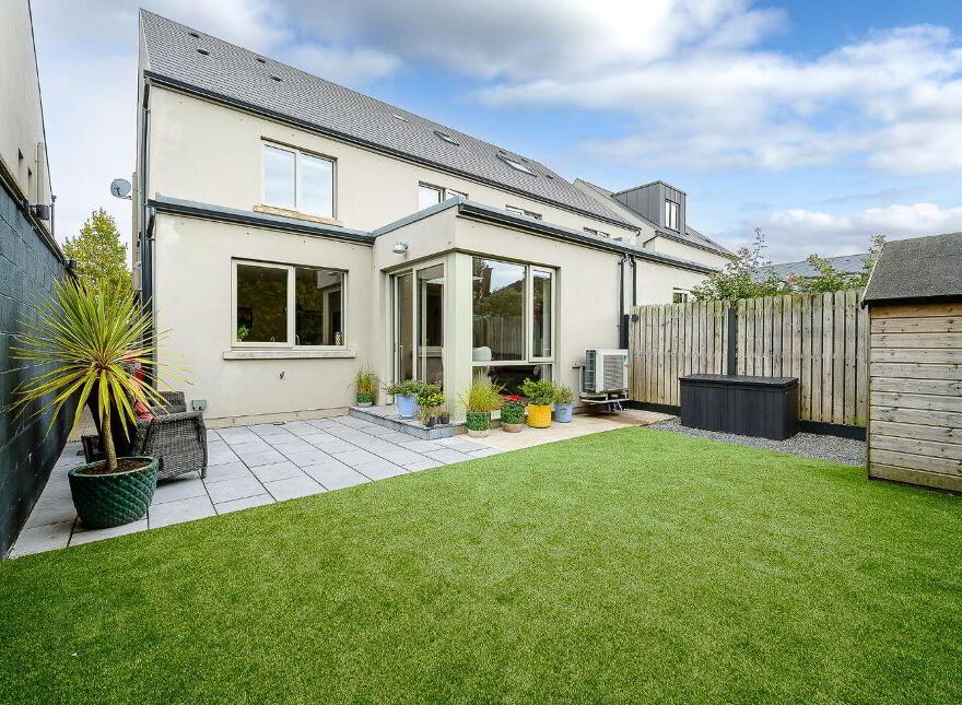69 Aylesbury, Ballintemple, Ballintemple, T12N72R