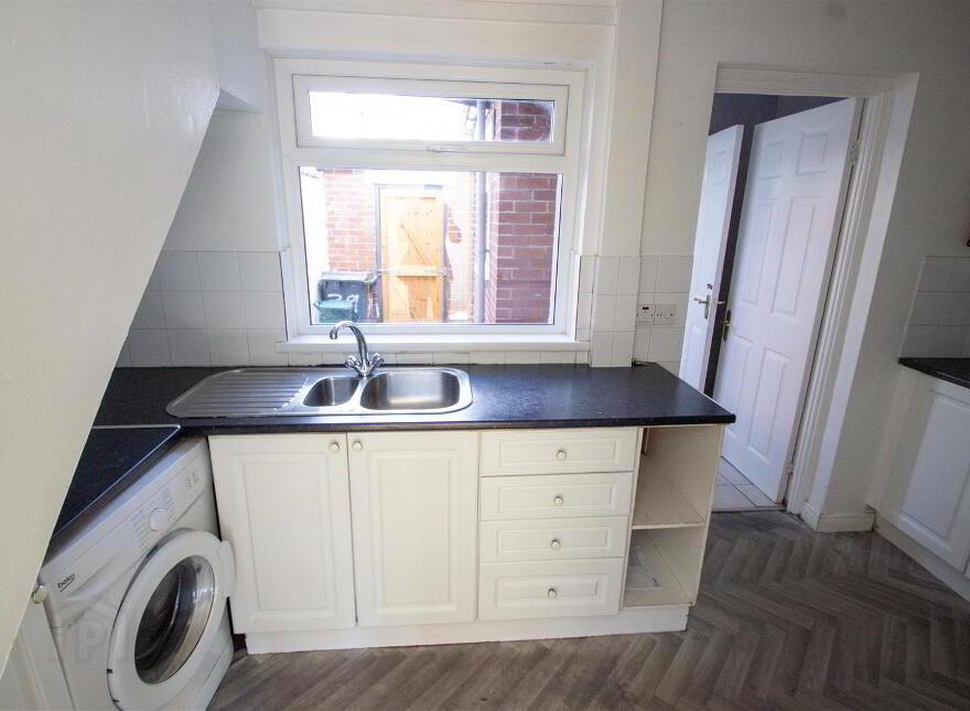 39 Beechmount Street, Falls Road, Belfast, BT12 7NH