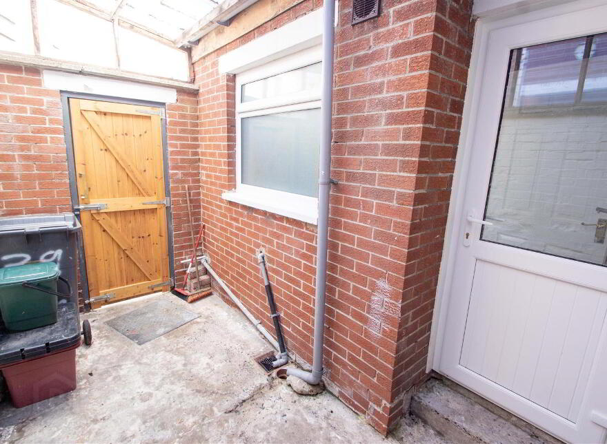 39 Beechmount Street, Falls Road, Belfast, BT12 7NH
