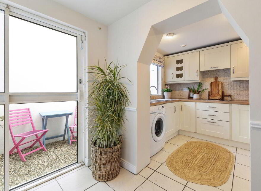 9 Meathville Terrace, Long Lane, Dublin 8, D08K6F4