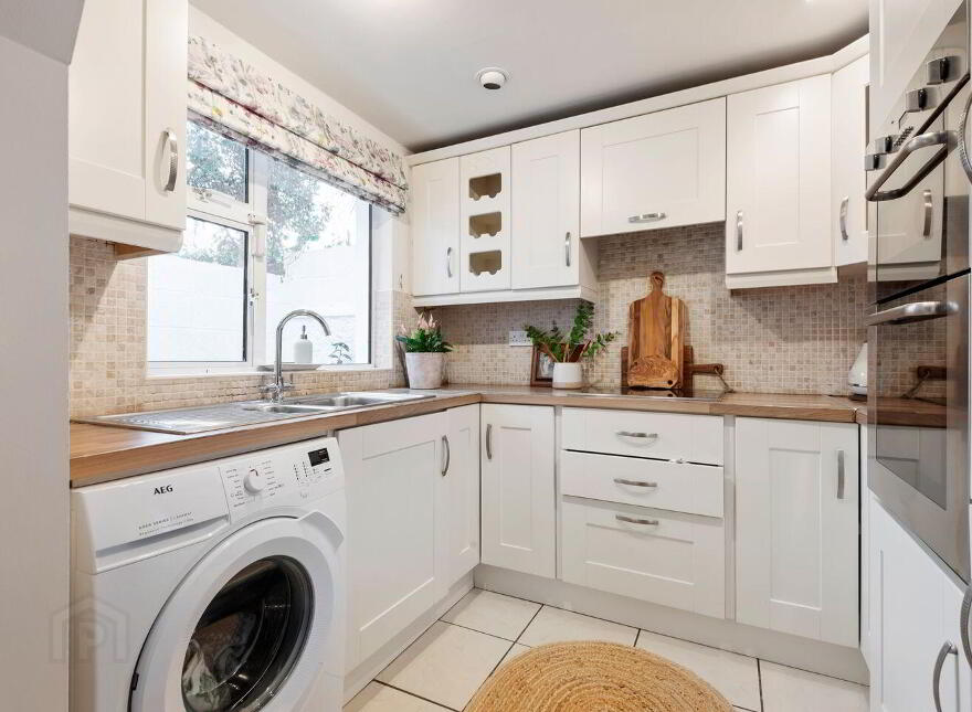 9 Meathville Terrace, Long Lane, Dublin 8, D08K6F4