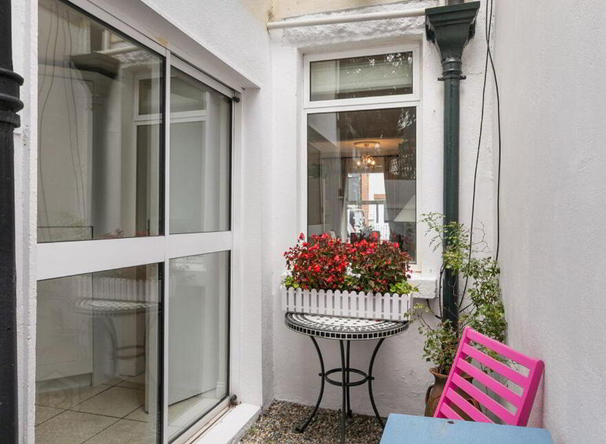 9 Meathville Terrace, Long Lane, Dublin 8, D08K6F4