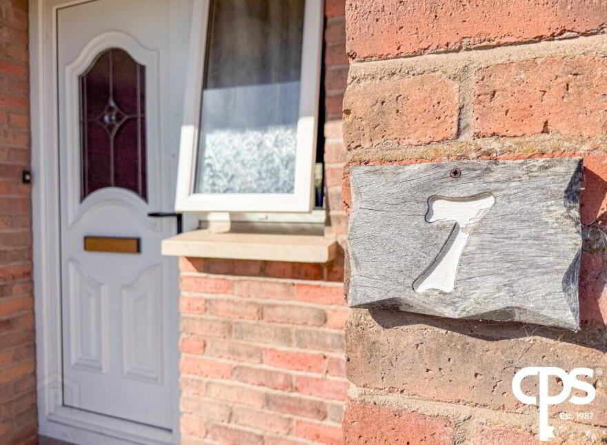 7 Tullymore Downs, Armagh, BT60 4TU