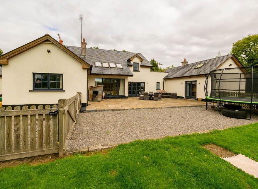 Woodtown, Drumree, A85ED88